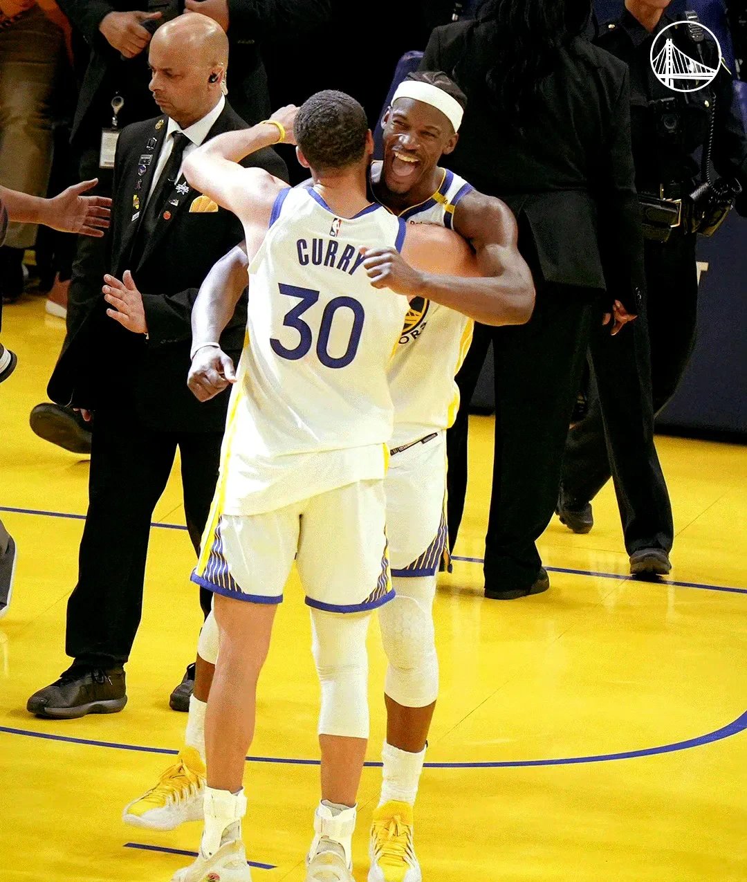 关于库里意外战胜巴塞罗那，比赛局势复杂引爆全场！引发球迷热议的信息-爱游戏体育